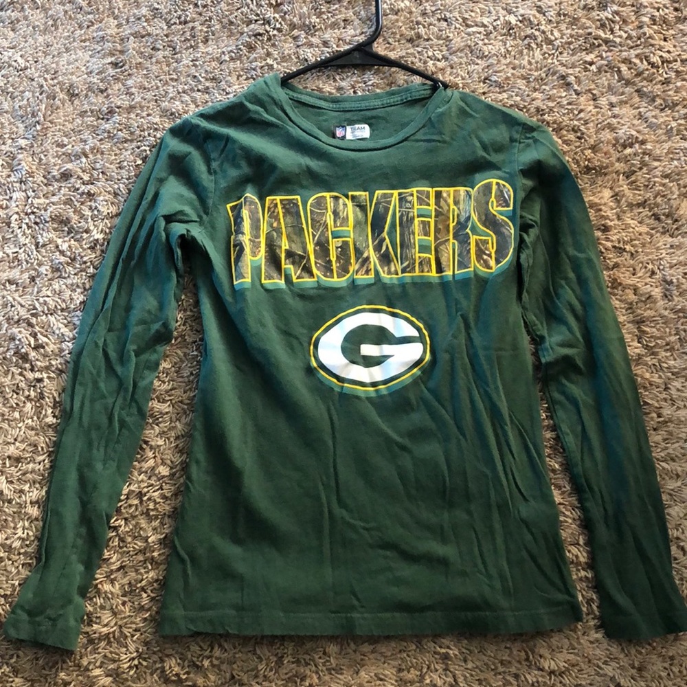 Packers long sleeve shirt.